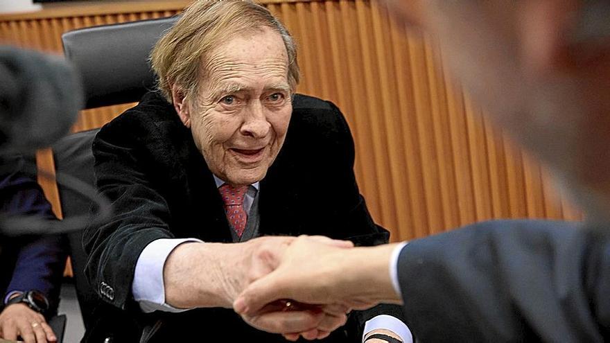 Tamames promulga un pacto entre PSOE, PP y Vox que cierre filas con la Constitución