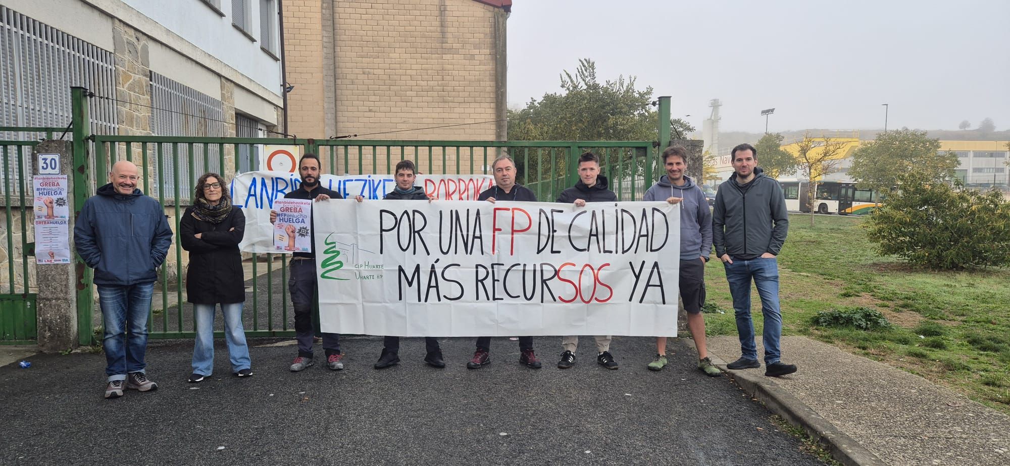 Fotos de la huelga de docentes de Formación Profesional (FP) en Navarra