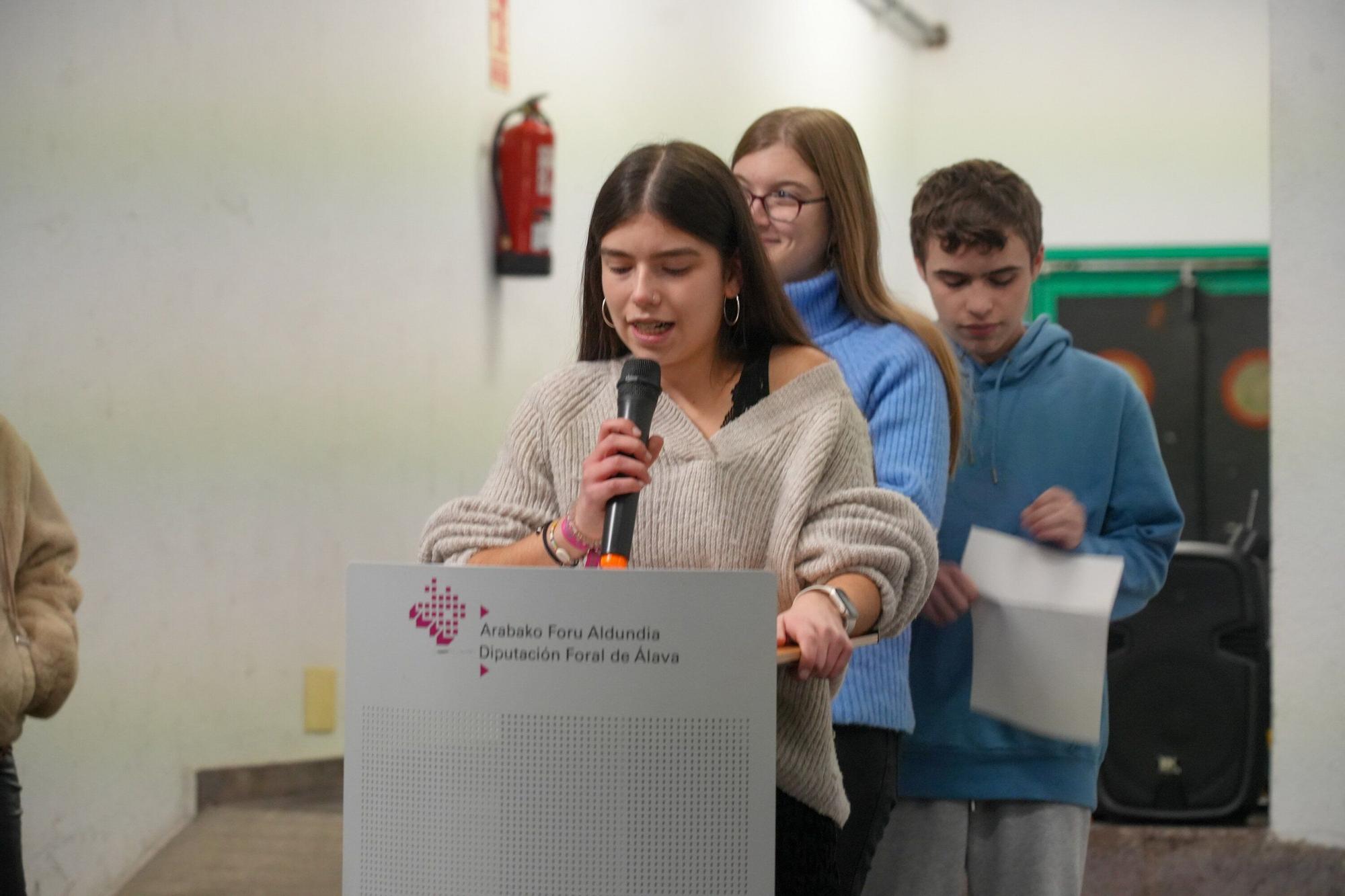 En imágenes: La Casa de Cultura Ignacio Aldecoa luce un nuevo mural