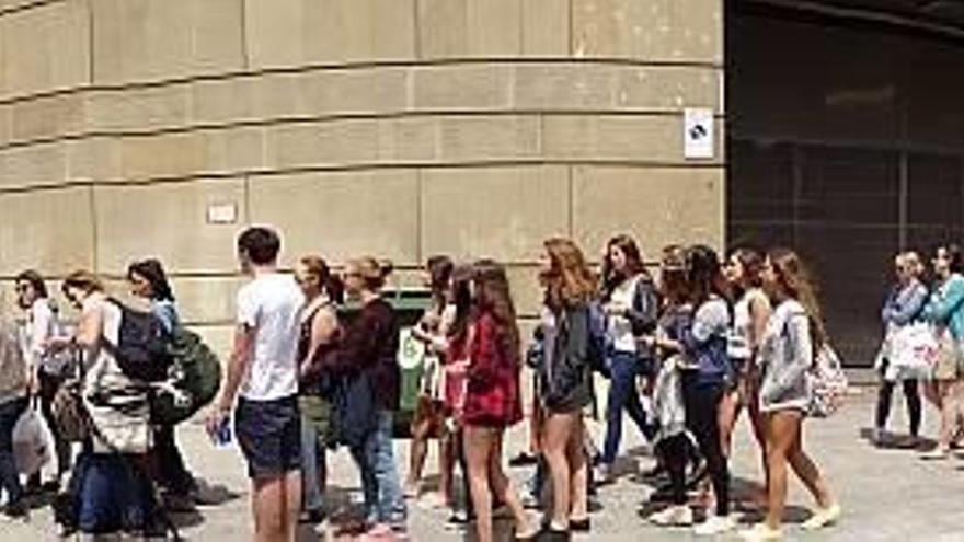 Colas kilométricas para llegar al BBK Live