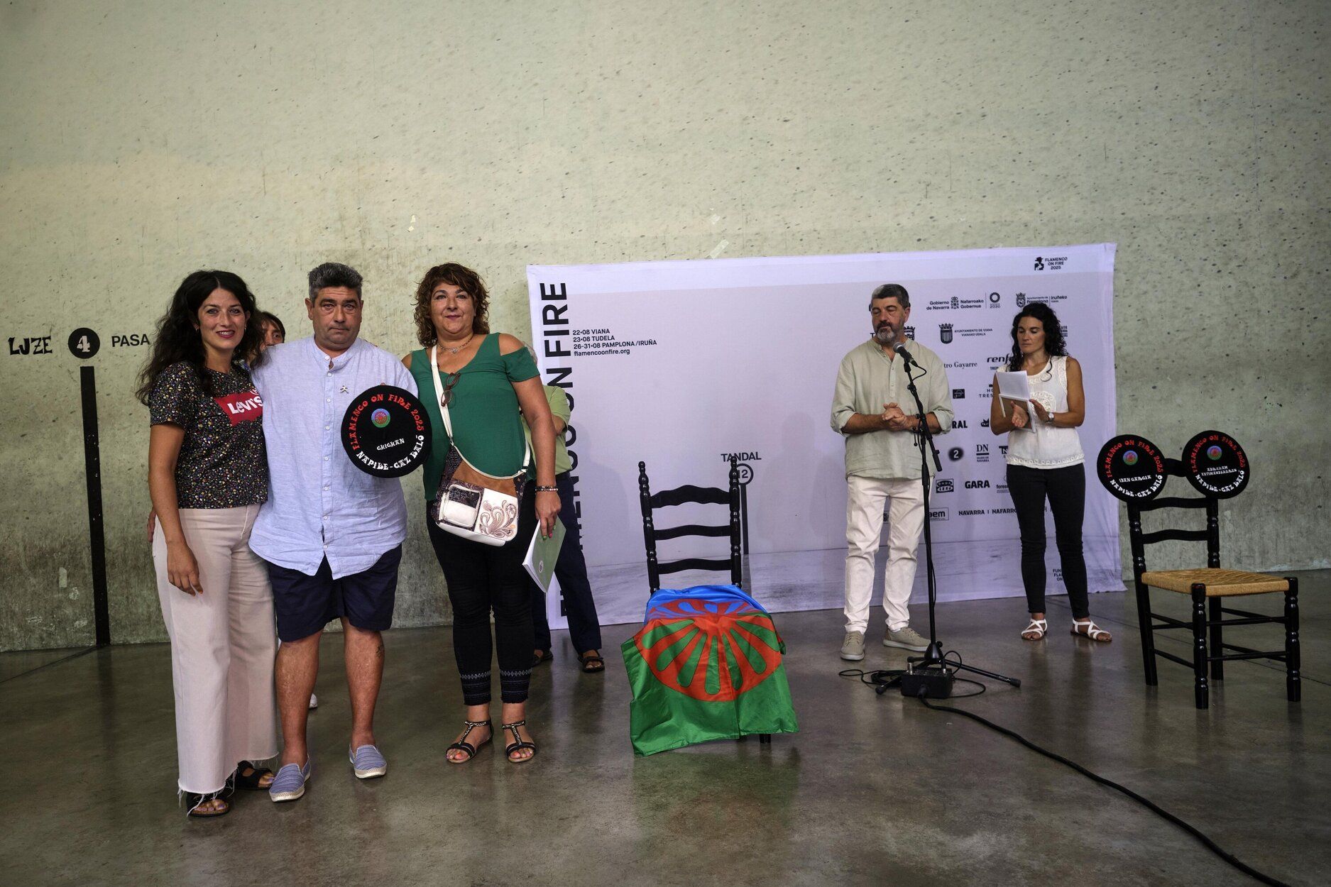 Fotos del homenaje a pelotaris navarros gitanos en el frontón de la Mañueta