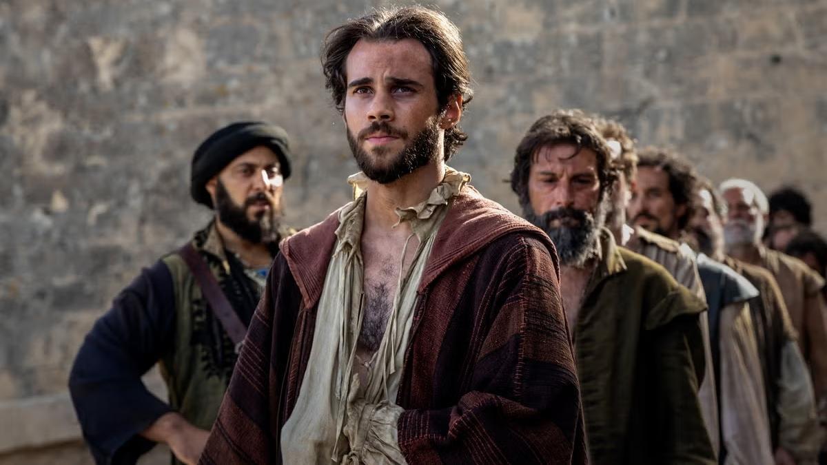 Julio Peña como Miguel Cervantes.