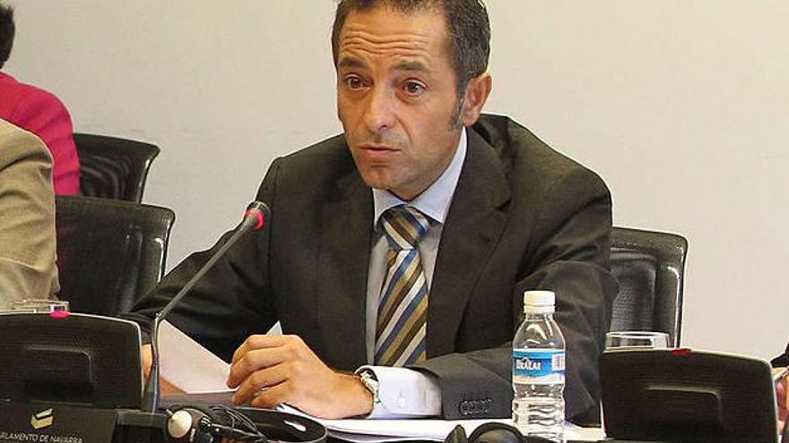 Juan Luis Sánchez de Muniáin (d), consejero de Cultura y Turismo