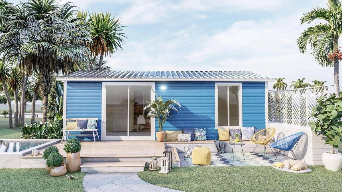 Casa móvil con un gran ventanal de acceso que ilumina todo su interior.