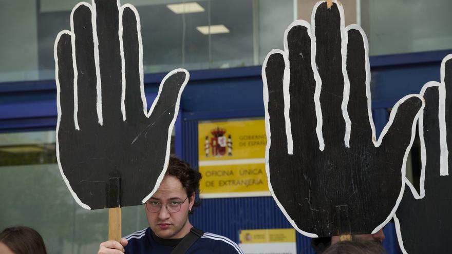 Colectivos sociales denuncian el aumento de detenciones policiales por perfil racial