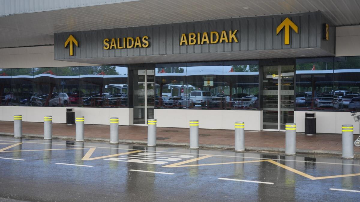 Acceso a la terminal de Foronda.