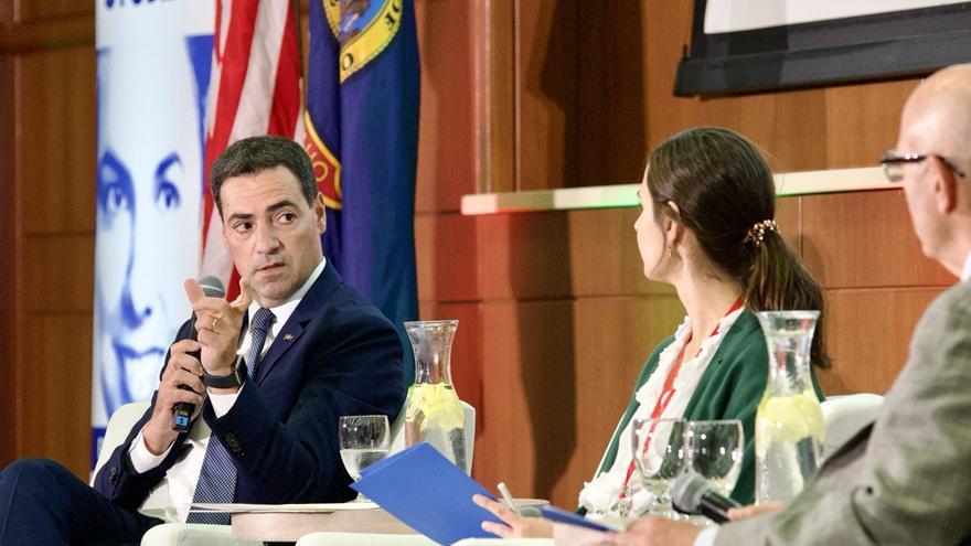 Pradales lanzará la Ley de la Diáspora en 2026 para que dé un salto como agente diplomático
