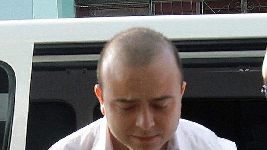 Fotografía de archivo, tomada el 5 de octubre de 2012 en la ciudad de Bayamo (Cuba), del español Ángel Carromero, preso en Cuba.