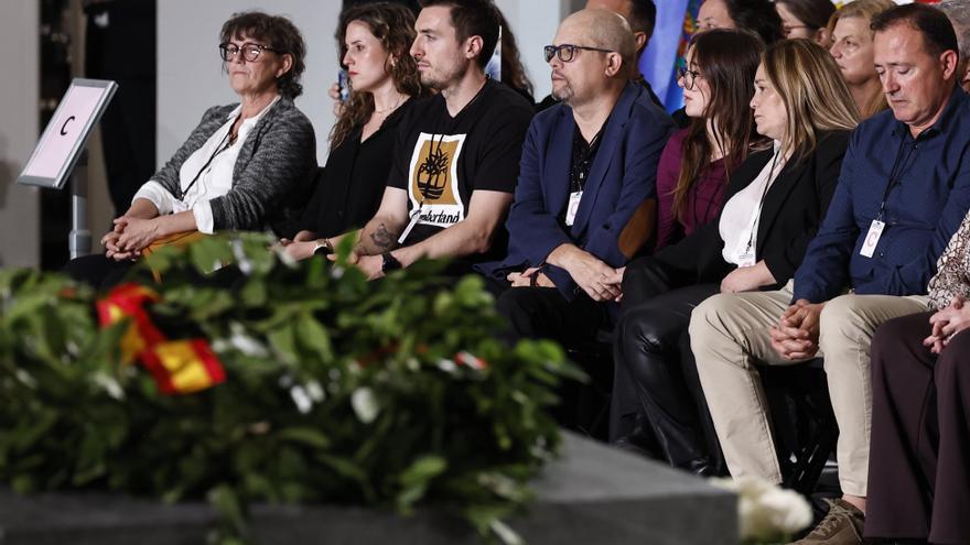 Familiares de víctimas de la dana increpan a Mazón con gritos de &quot;asesino&quot;, &quot;rata&quot; y &quot;cobarde&quot;