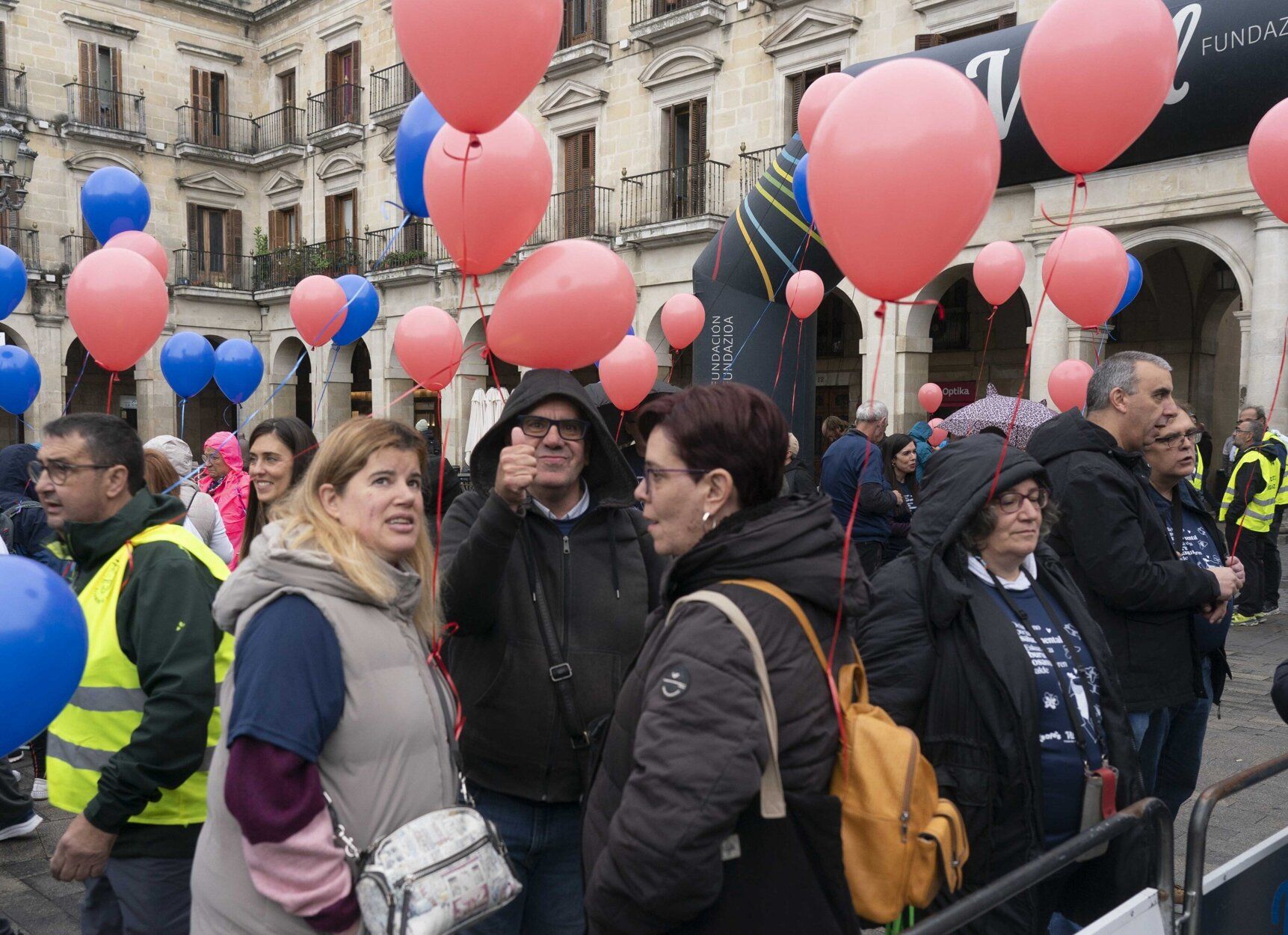 En imágenes: Así ha sido la VI Caminata Solidaria de Asafes en Vitoria por la salud mental