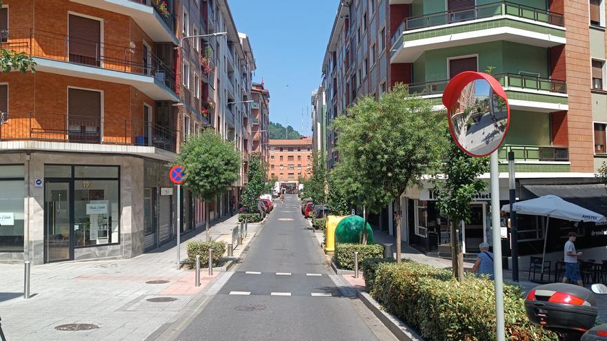 Un testigo afirma que el joven fallecido tras dispararle con una táser en Santurtzi estuvo "más de una hora tirado en el suelo"