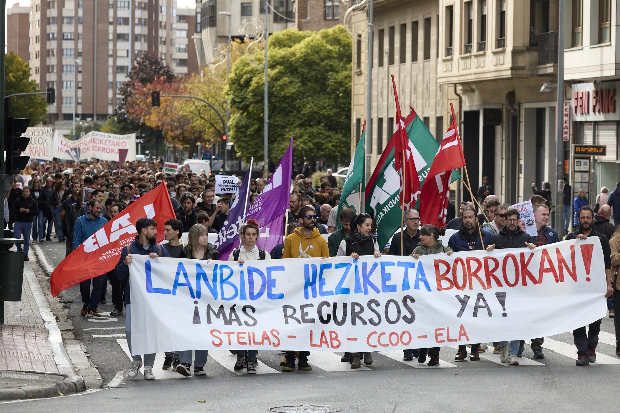 Manifestación de profesores y estudiantes de FP en Pamplona el segundo día de huelga
