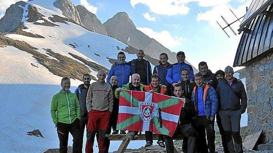 16 personas viajaron hasta el monte Vignemale. Foto: N.G.