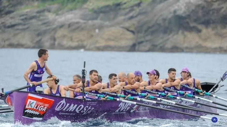 La &#039;Sotera&#039;, a pleno rendimiento, durante la bandera de Lekeitio