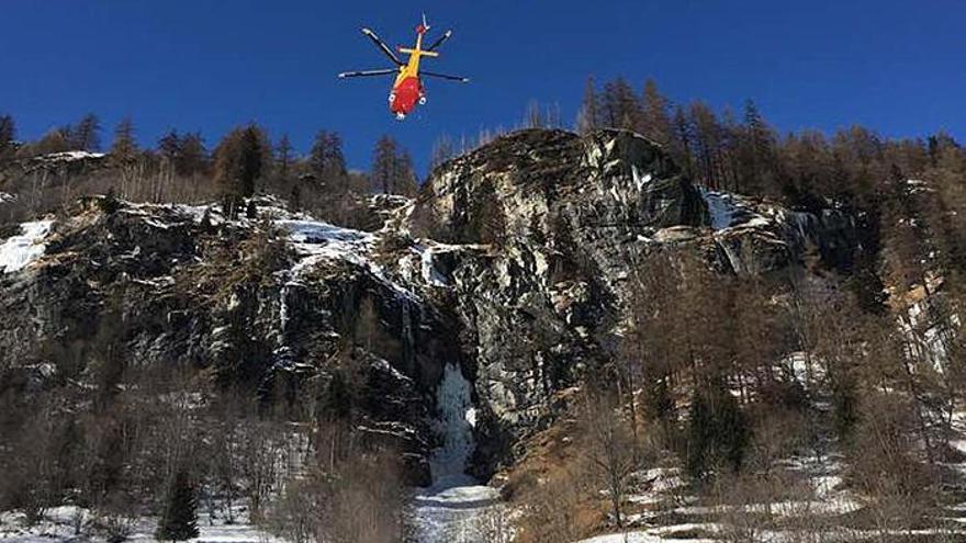 Mueren cuatro alpinistas italianos al desprenderse una cascada de hielo que escalaban