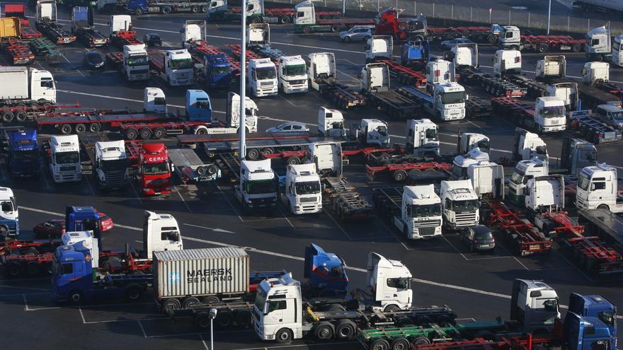 Navarra activa ayudas pioneras para carnets de camión y bus: quién puede pedirlas y cuánto se cobra