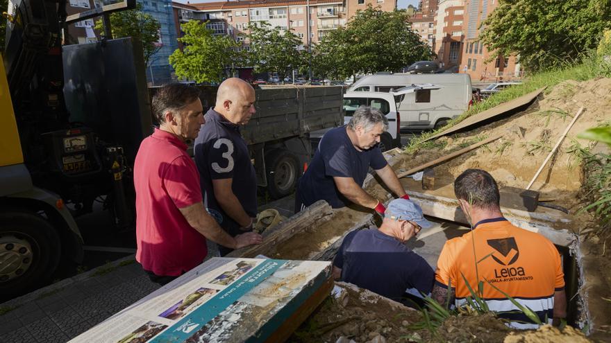 Leioa recupera los ‘tesoros’ que su infancia enterró hace 25 años