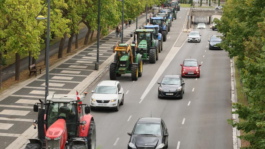 El sector primario alavés toma la calle en Gasteiz para exigir la declaración de Zona de Sequía