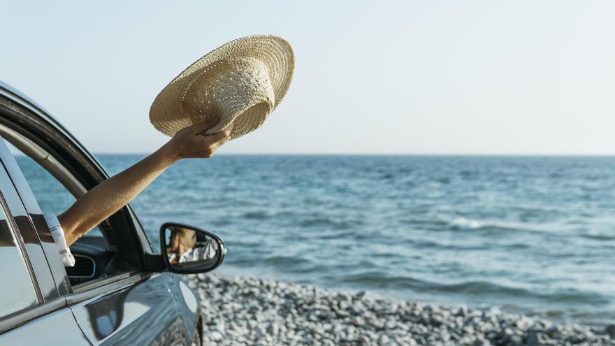 Cómo proteger tu coche del salitre y la arena de la playa