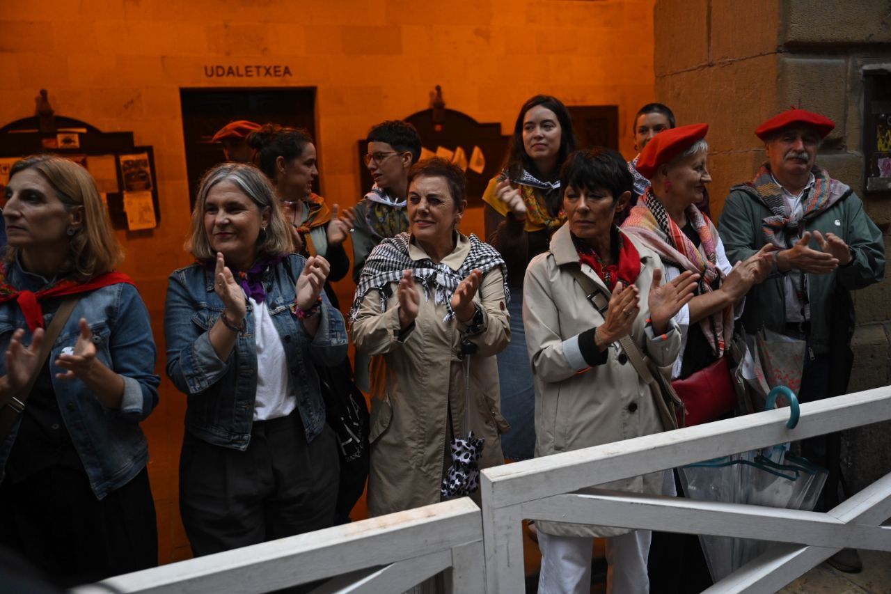 La compañía Jaizkibel desfila en Hondarribia