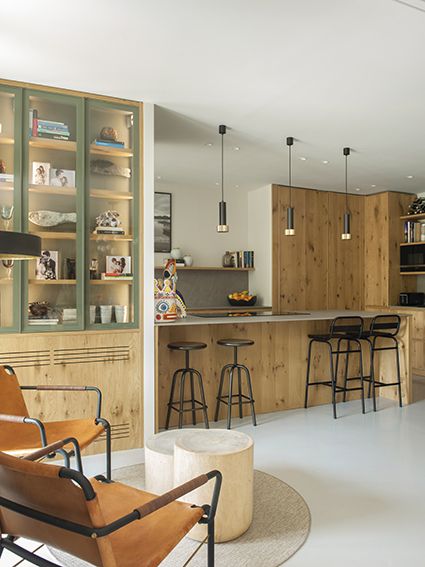 Detalle del comedor y la cocina.