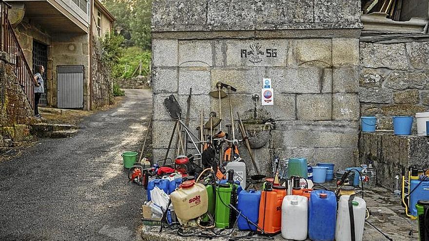 Aperos de trabajo de los vecinos.  |  
