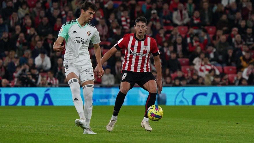 Iñigo Martínez, única baja del Athletic para el derbi