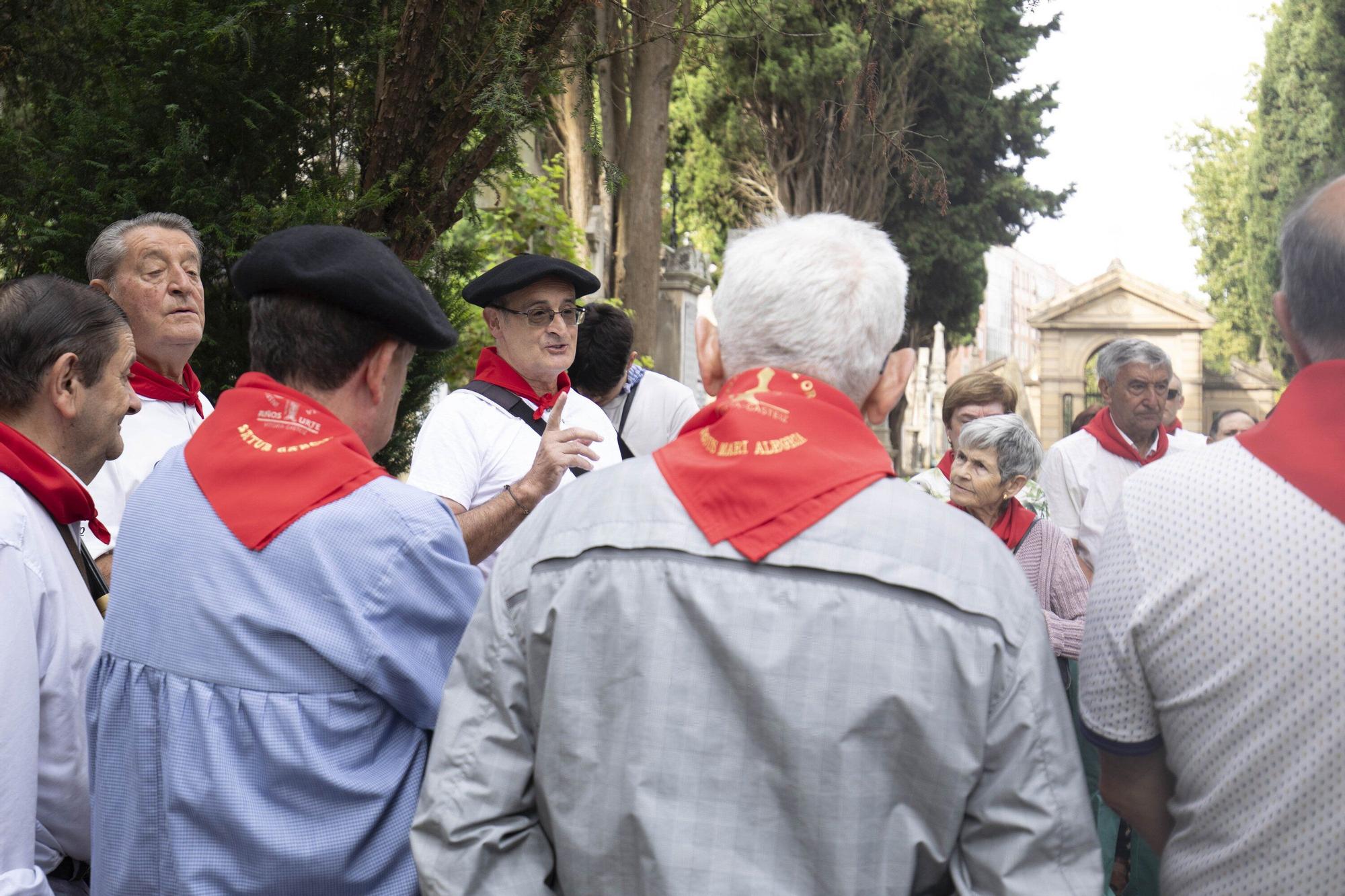 En imágenes: Homenaje en Santa Isabel a los celedones de oro fallecidos