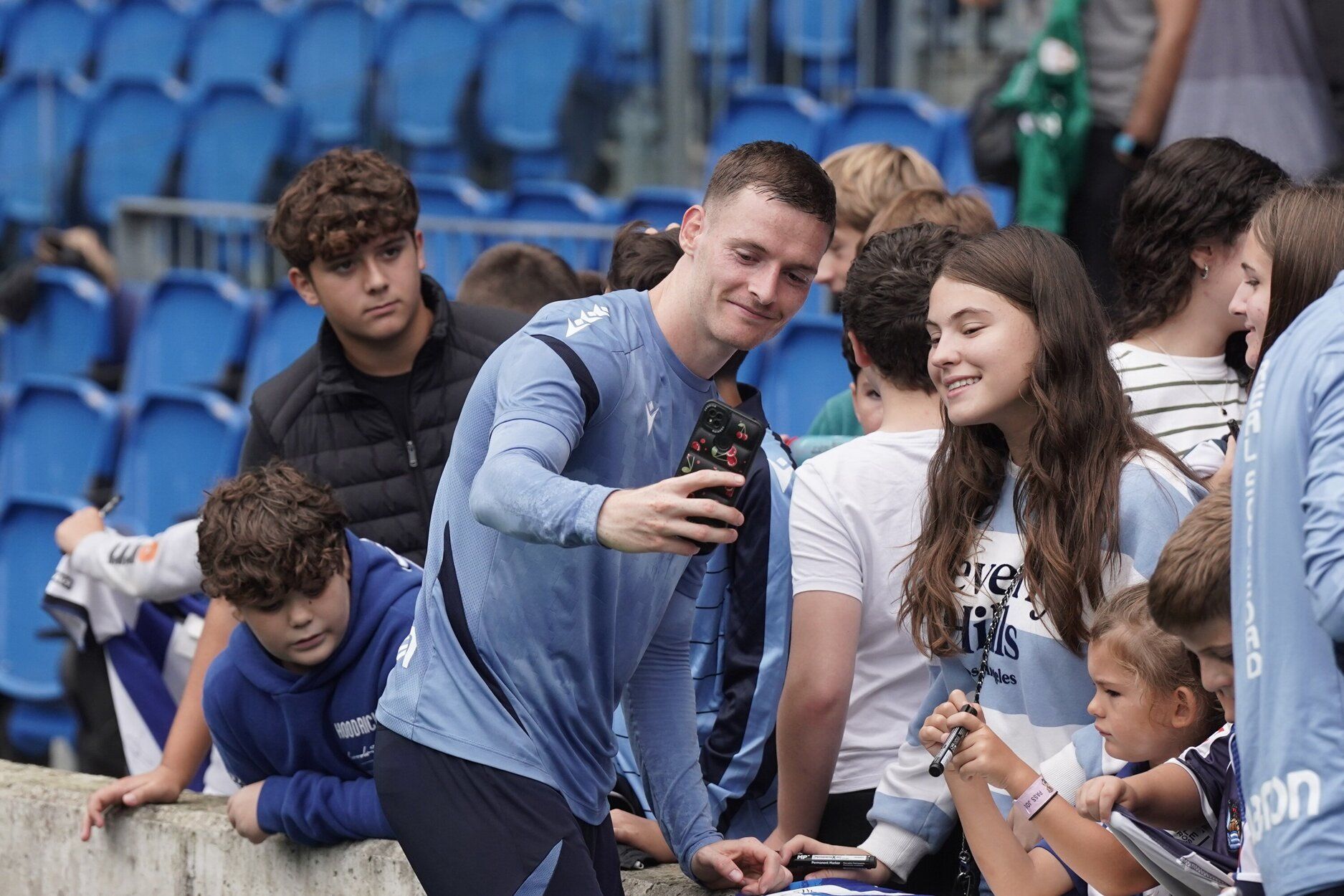 El entrenamiento de la Real a puerta abierta en Anoeta, en imágenes