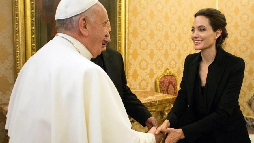 Angelina Jolie presenta Invencible en el Vaticano