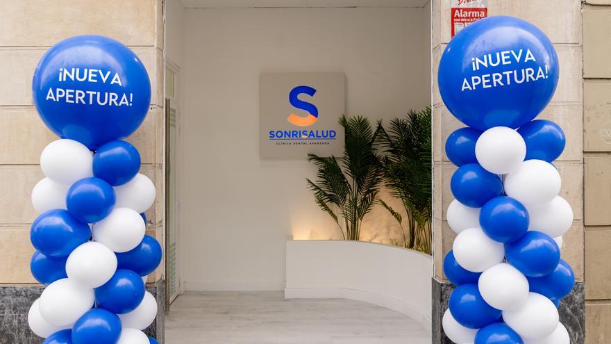 Esta clínica dental celebra su primer año en Vitoria con más de 600 pacientes atendidos y un 100% de éxito en implantología