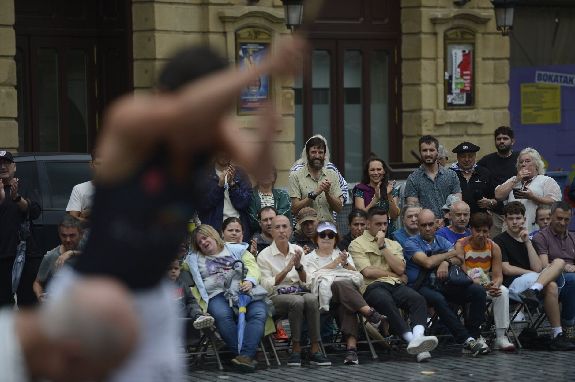En fotos: herri kirolak en la plaza del Arriaga