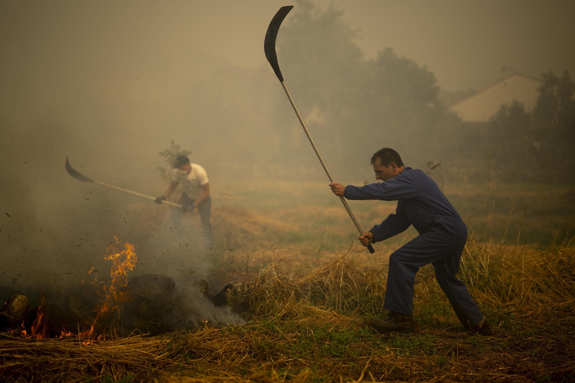 Semana negra de incendios: Cuatro muertos y 120.000 hectáreas quemadas
