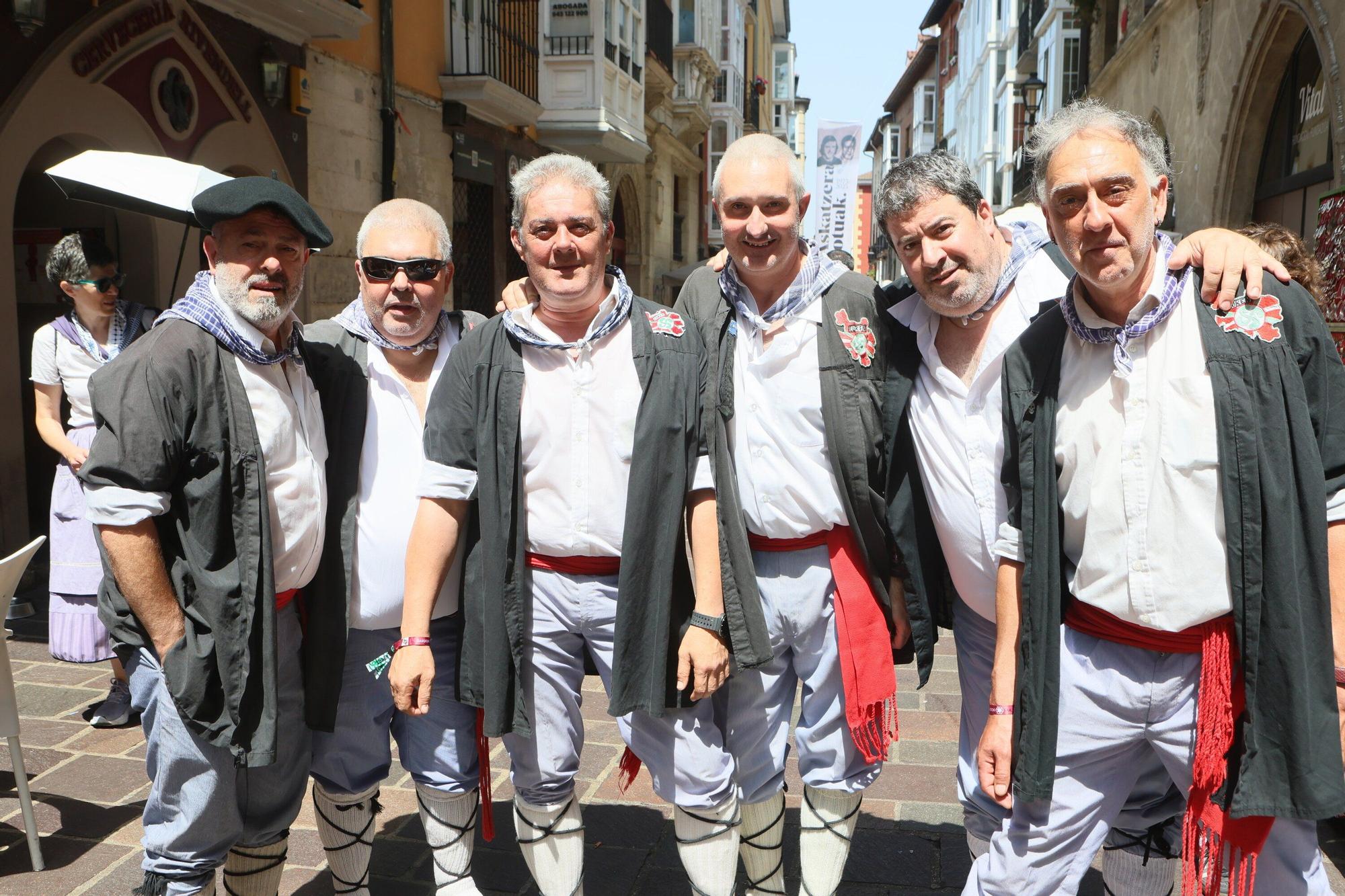 En imágenes: Blusas y neskas veteranos celebran su día grande en La Blanca