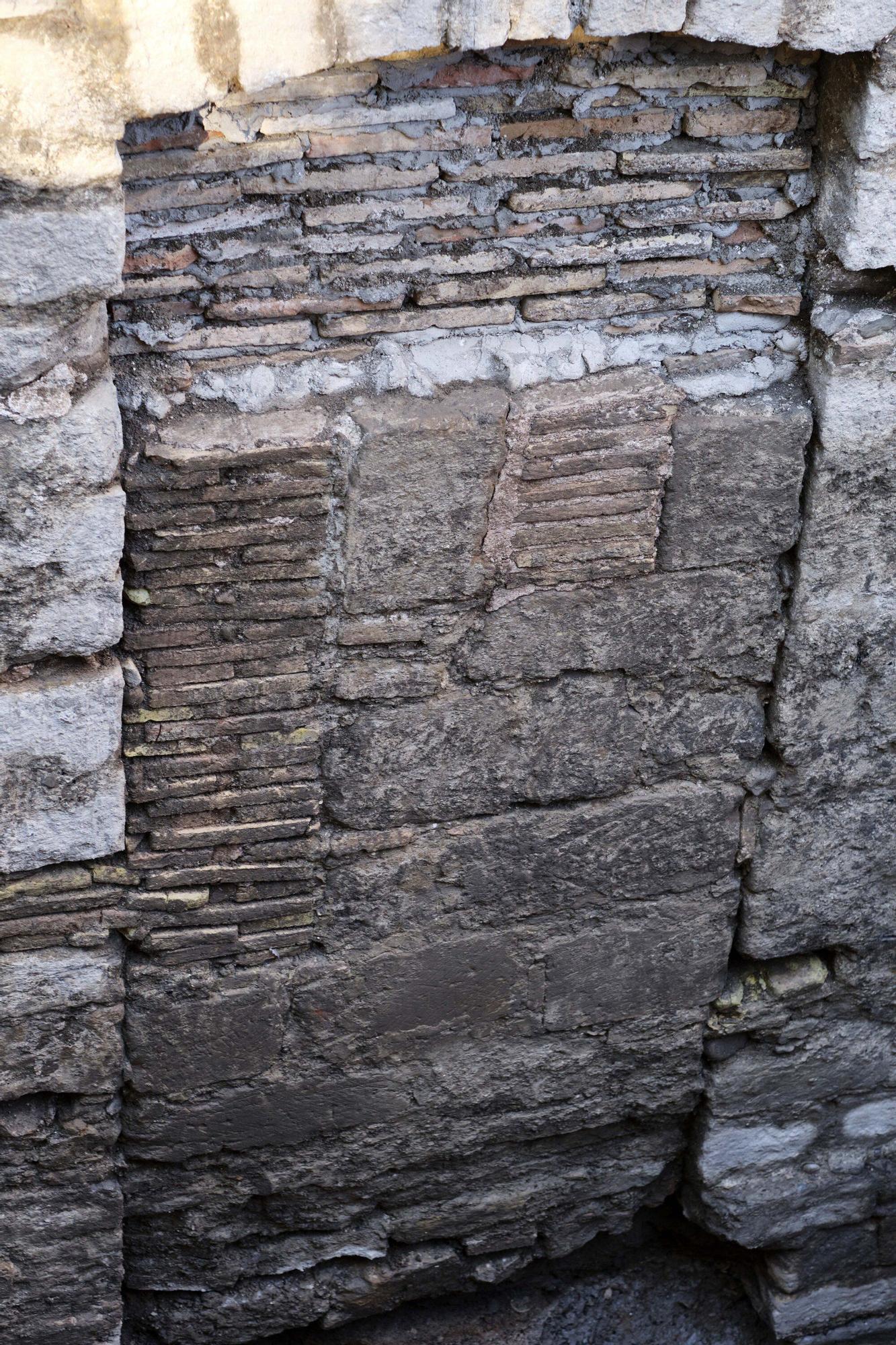 Excavación arqueológica en la trasera de la Catedral de Pamplona