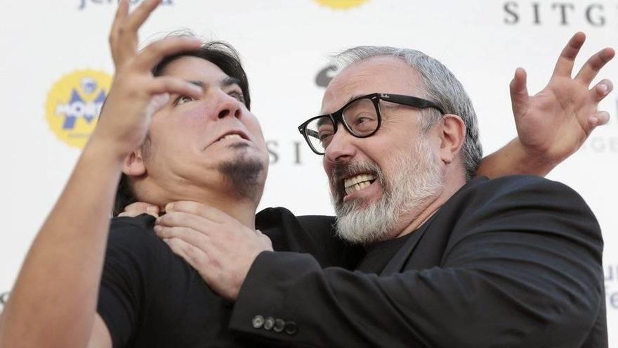 Paul Urkijo (i) y Álex de la Iglesia, ayer en Sitges.