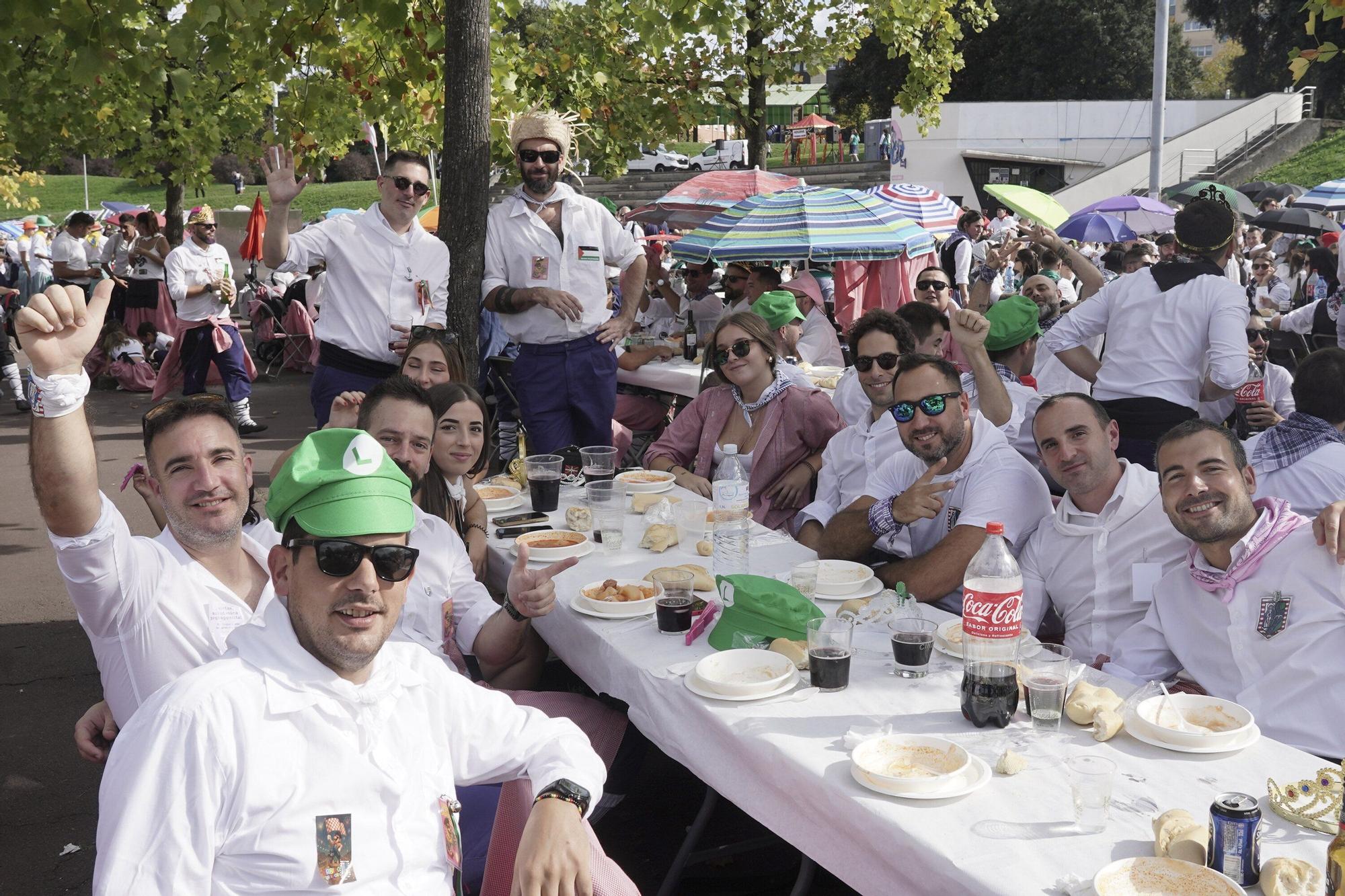 Más de 3.600 personas en la comida de cuadrillas de Basauri: “Es es indescriptible, se nos está yendo de las manos”