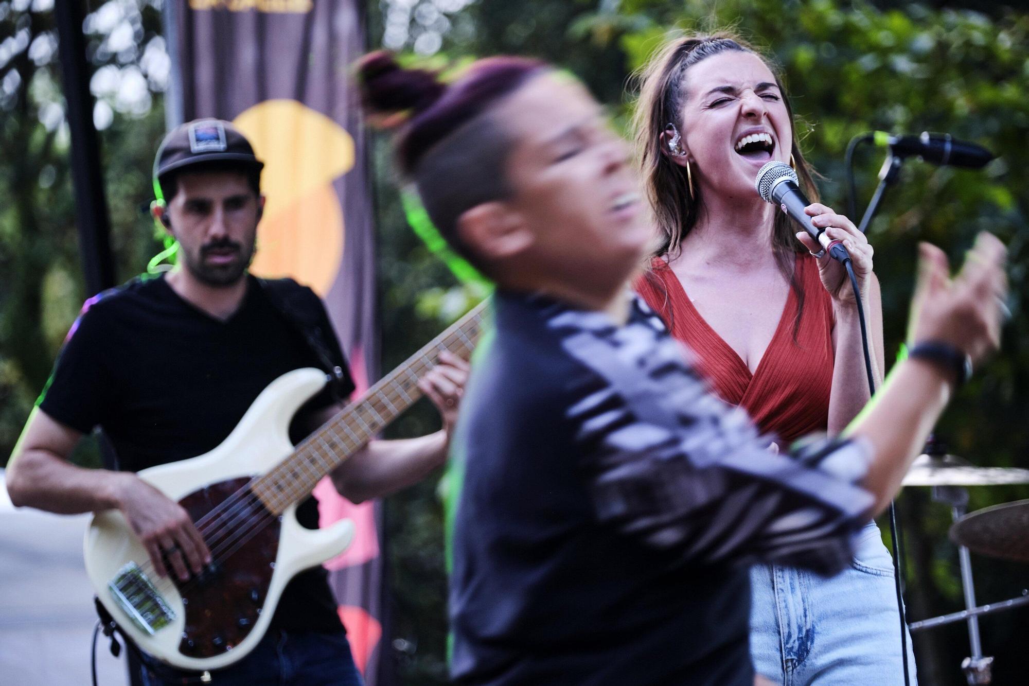 Concierto del grupo Kbless en la calle El Bosquecillo