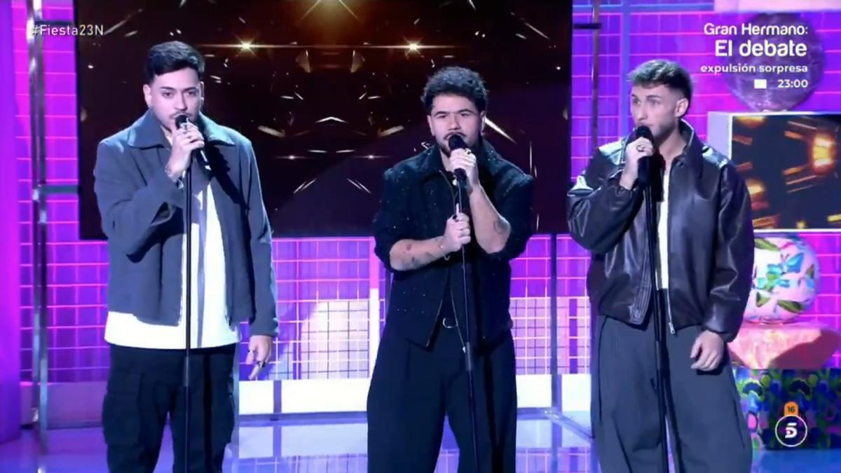 La Llave, intentando cantar &#039;No lo consigo&#039;. No lo consiguieron.