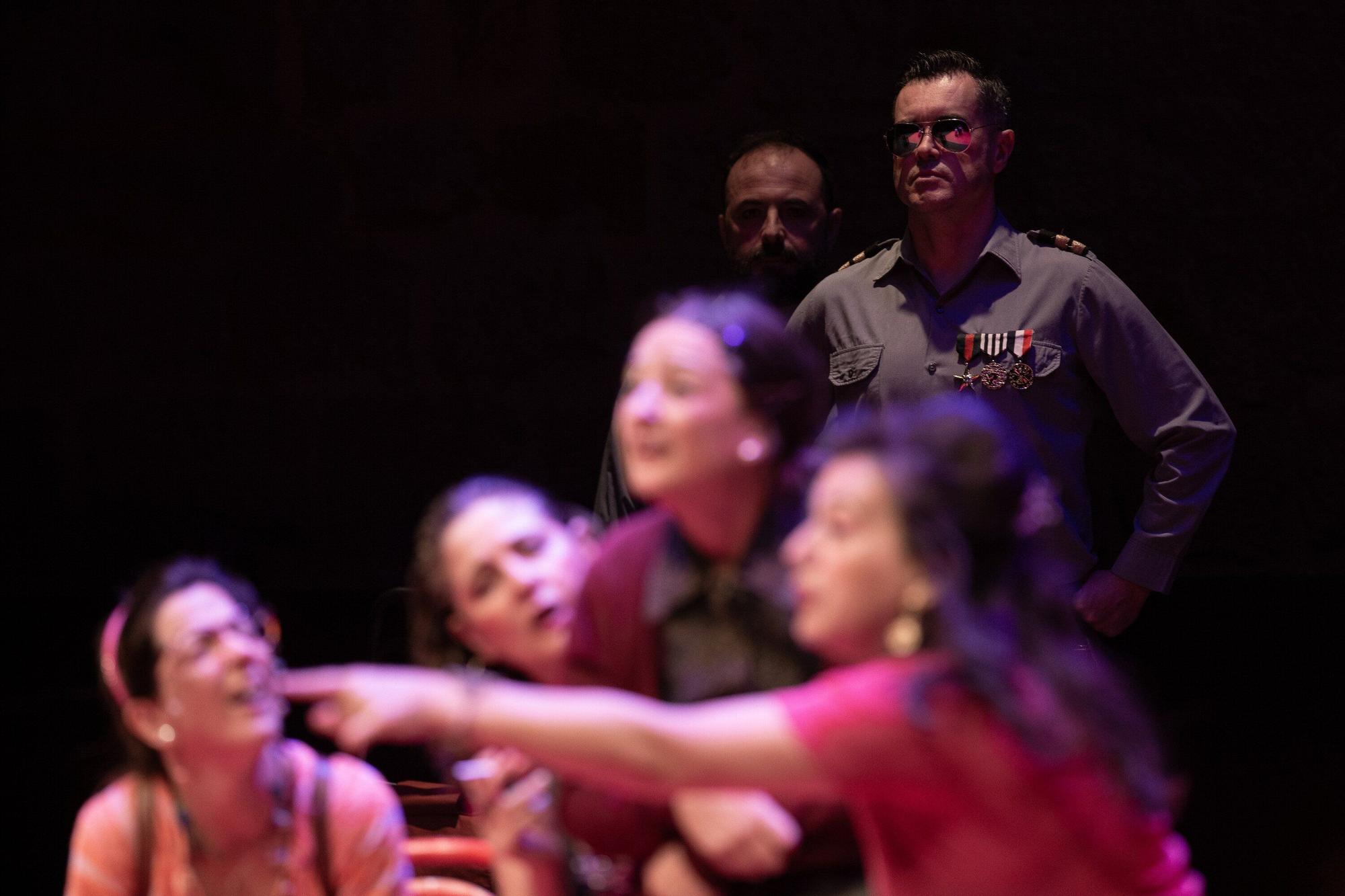 Fotos de 'Las bingueras de Eurípides' en el Festival de Teatro de Olite 2025