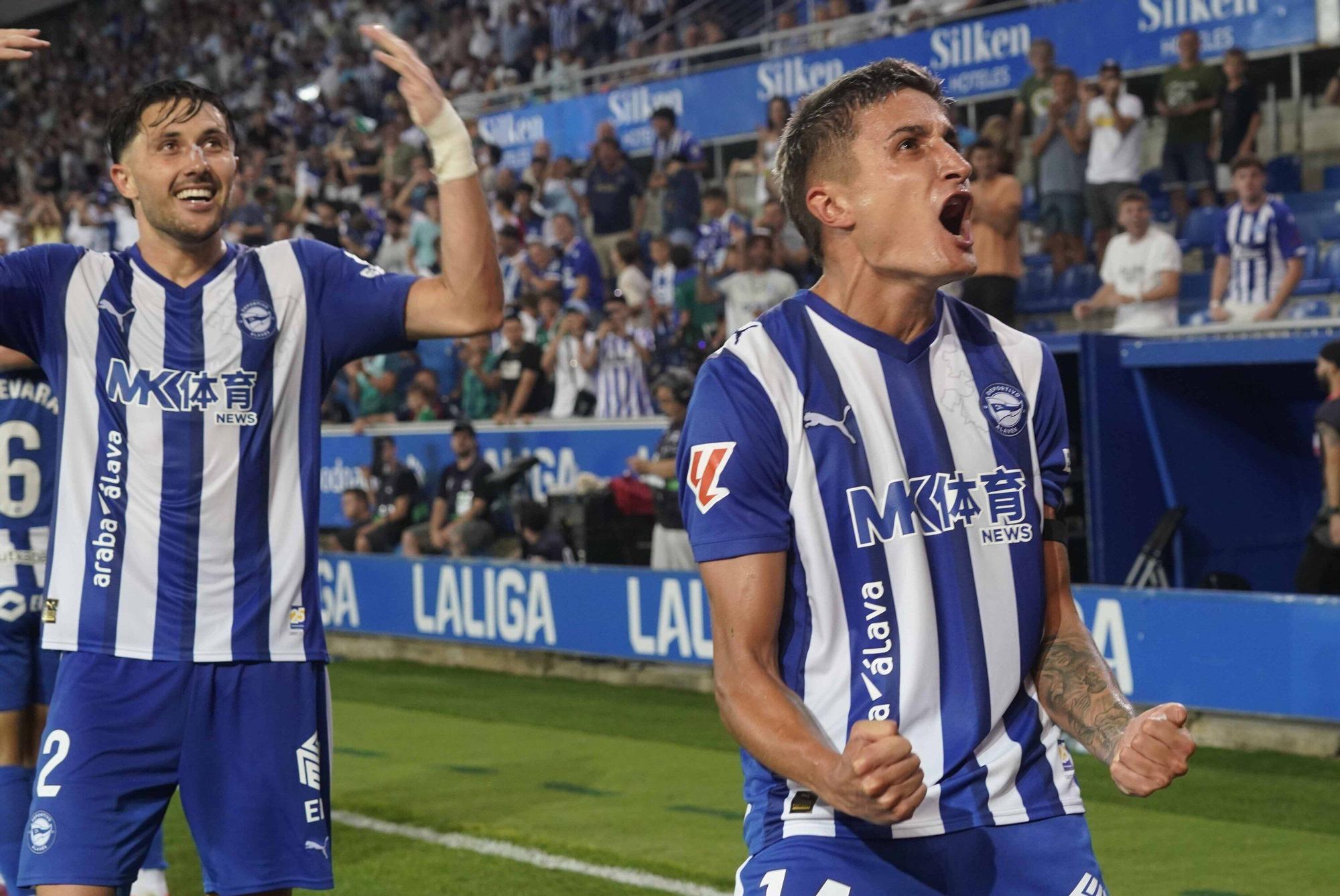 En imágenes: Así está siendo el debut liguero del Alavés contra el Levante