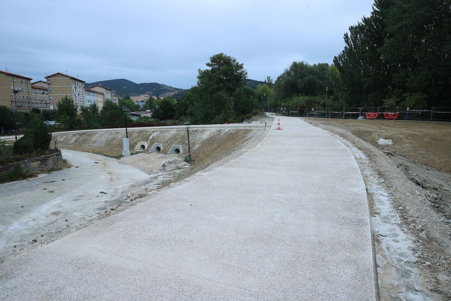 Fotos de la visita a las obras del parque de la Nopalera de Burlada