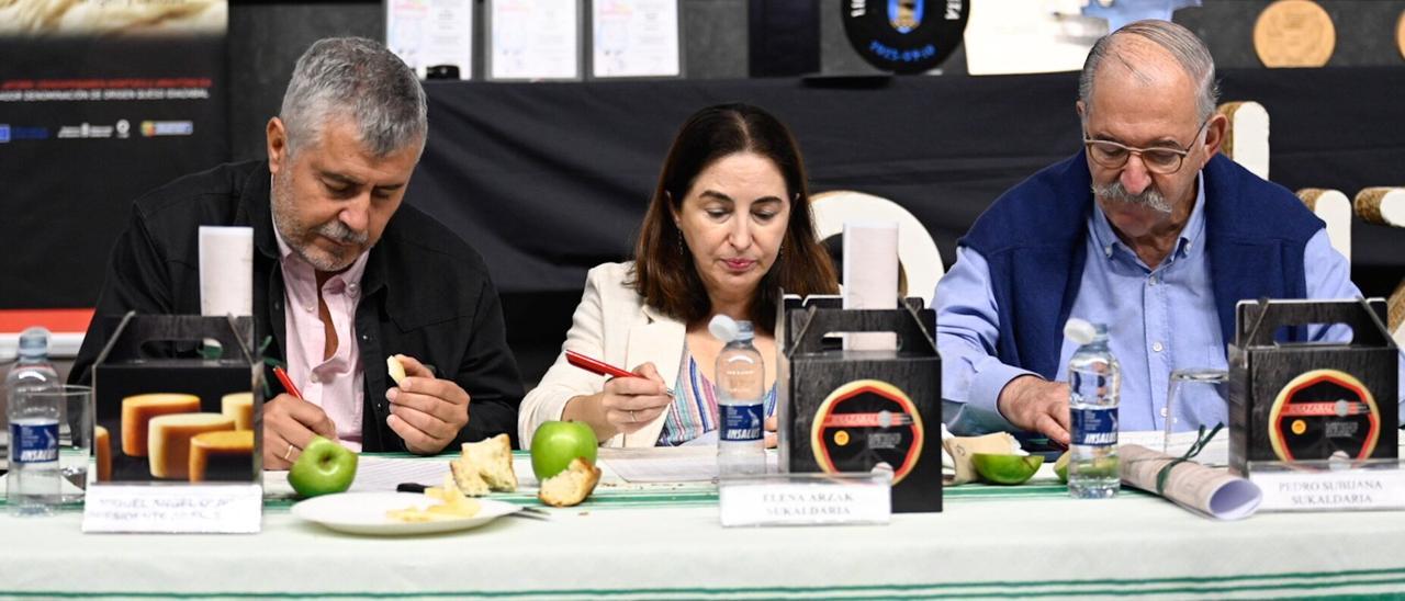 Txapela y oro para La Leze en el concurso de quesos Idiazabal de Ordizia