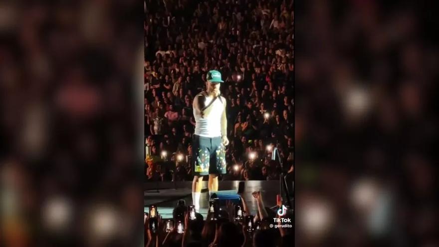 Maluma señala a una madre en pleno concierto: “No traigas a un bebé donde los decibelios están en la puta mierda”