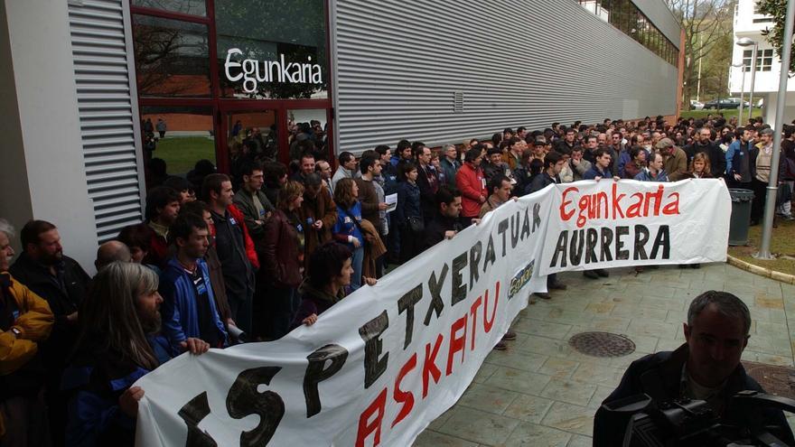 «Euskalduna etxean arrotz», euskararen zapalkuntzari buruzko dokumentalaren aurkezpena Azpeitian