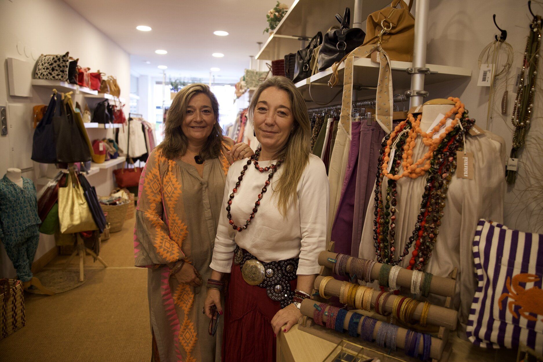 En imágenes: Dos hermanas unidas por su gusto por la moda
