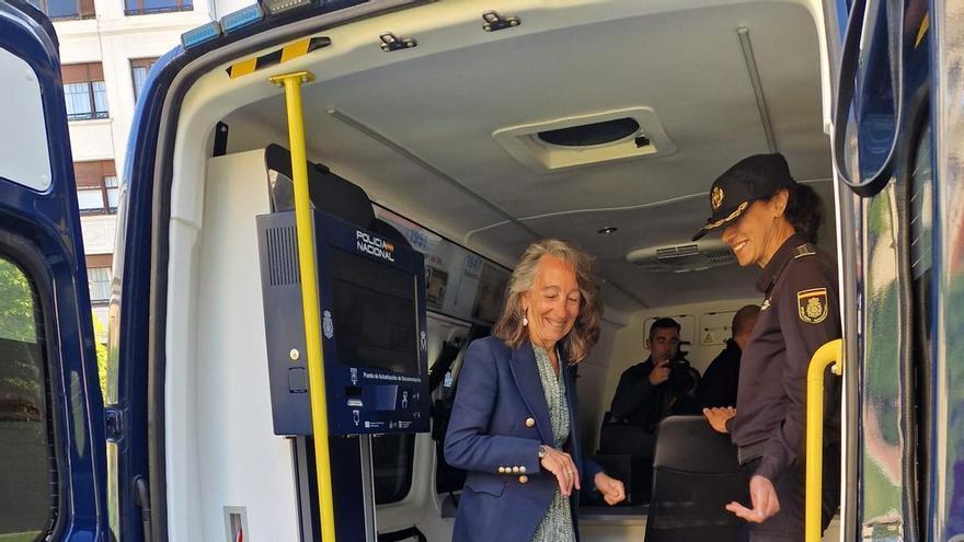 Garmendia carga contra EH Bildu por vetar el furgón policial de renovación del DNI