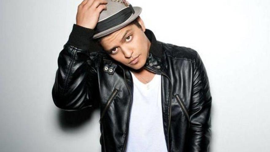 Bruno Mars  y Shaparova, en la lista de jóvenes de Forbes