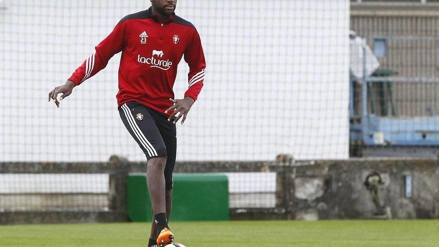 Raoul Loe, &#039;fichado&#039; a falta de los permisos, y Merino, a la espera