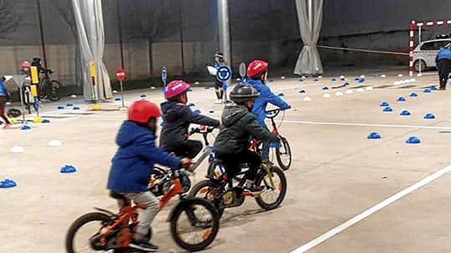 Educación vial para los ‘muetes’ de Falces